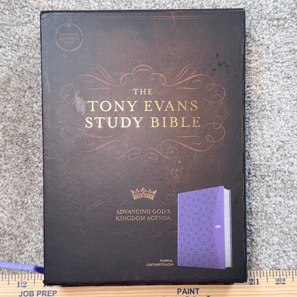 Tony Evans Study Bible CSB Purple LeatherTouch Floral Embossed 9781433606892